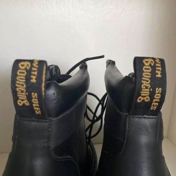 Dr. Martens Averil Leather Heeled Padded Lace Up Combat Lug Sole Ankle Boots - Picture 7 of 9